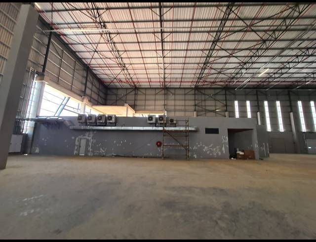 7,500M² WAREHOUSE TO LET IN LINBRO PARK
